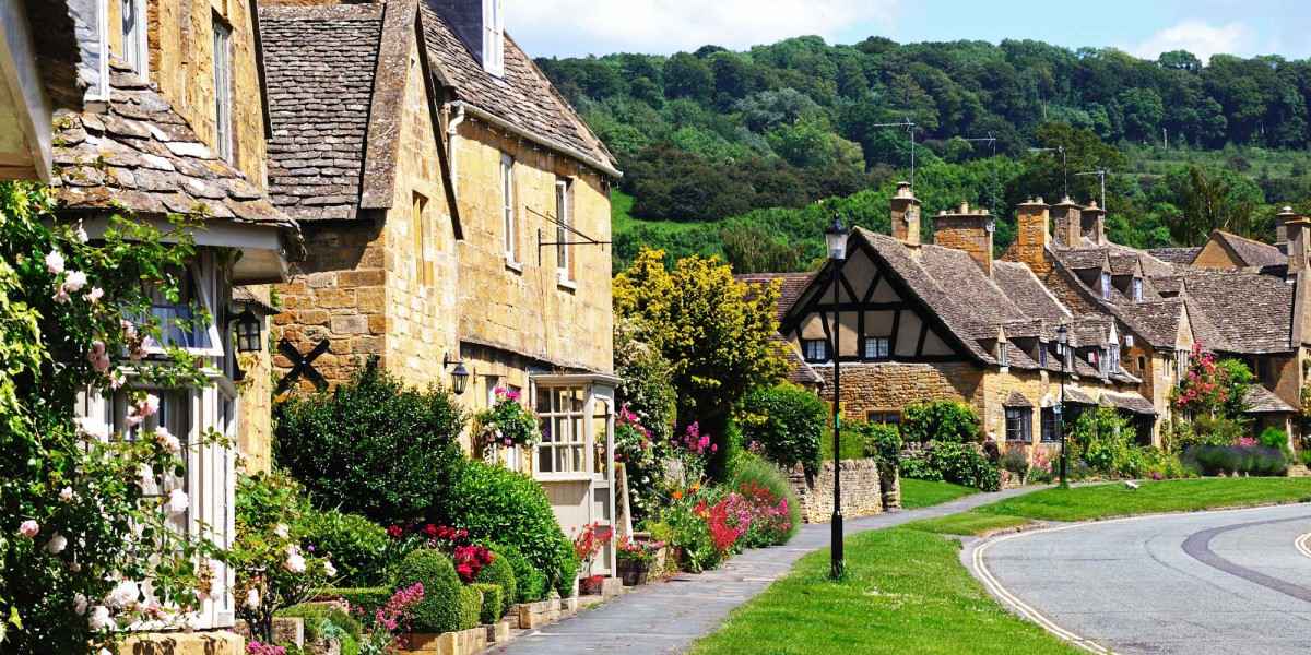 visit-broadway-in-the-cotswolds-and-use-our-self-catering-cottages-as-a